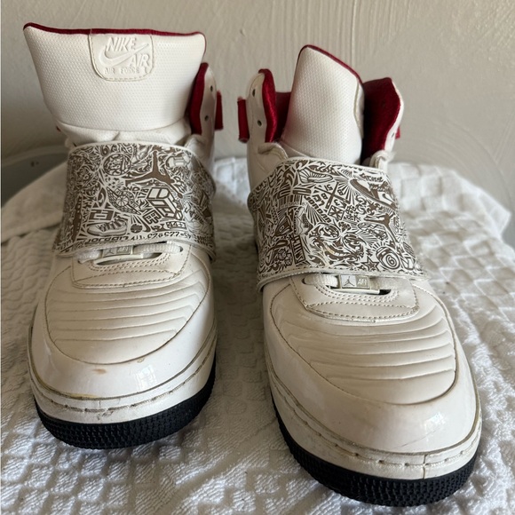 Nike White and Red Graphic High-Tops - Picture 3 of 8